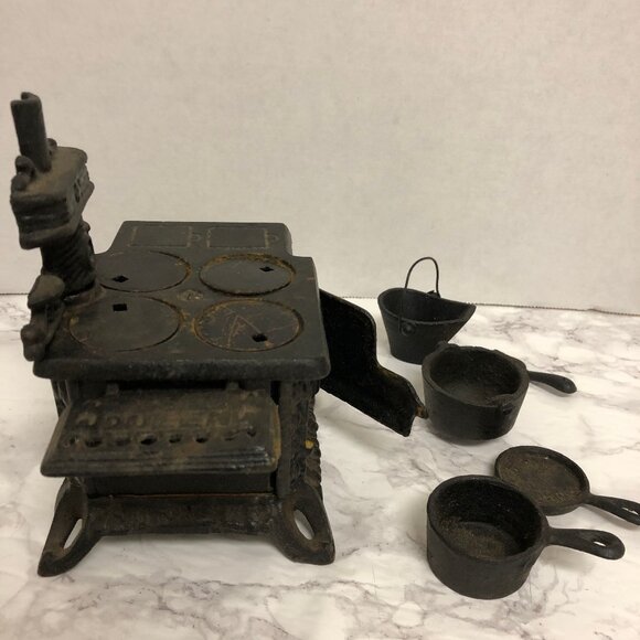 Vintage Antique Dollhouse Miniature Queen Cast Iron Stove with Accessories - Picture 3 of 9